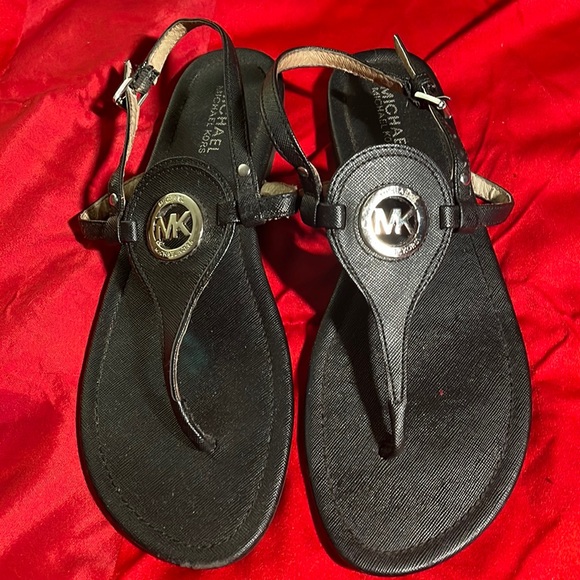 Very cute black Michael Kors sandals - Picture 1 of 7